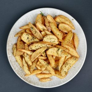 Пържени картофи с риган, копър и чесън